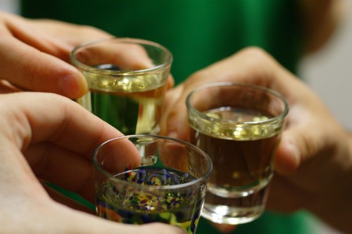 Uống rượu đúng cách mang lại nhiều lợi ích cho sức khỏe